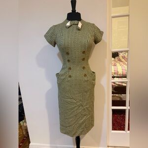 Vintage 1940s Elegant Green Striped Dress